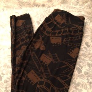 🎬TC Movie Reel LuLaRoe Leggings